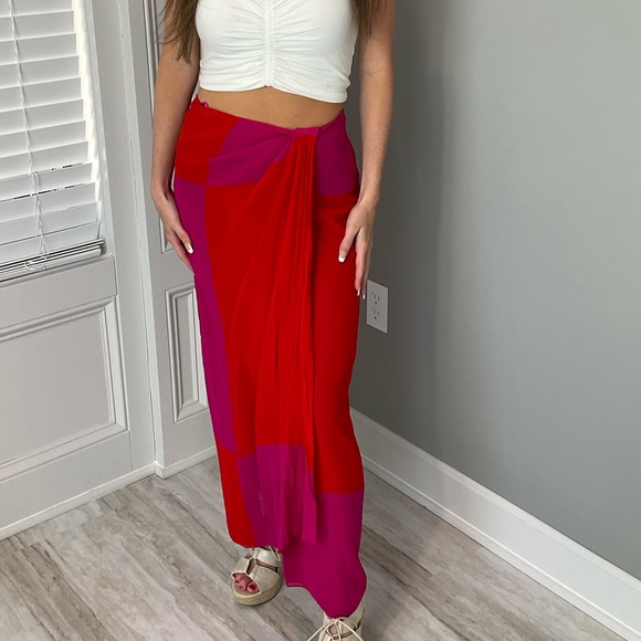 Emanuel Ungaro Dresses & Skirts - Emanuel Ongaro 100% all silk color block skirt. So so cute!